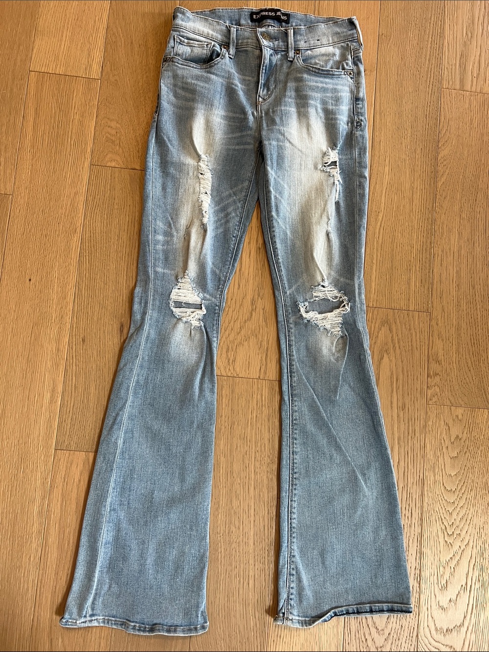 Women’s size 0R- Express distressed jeans.